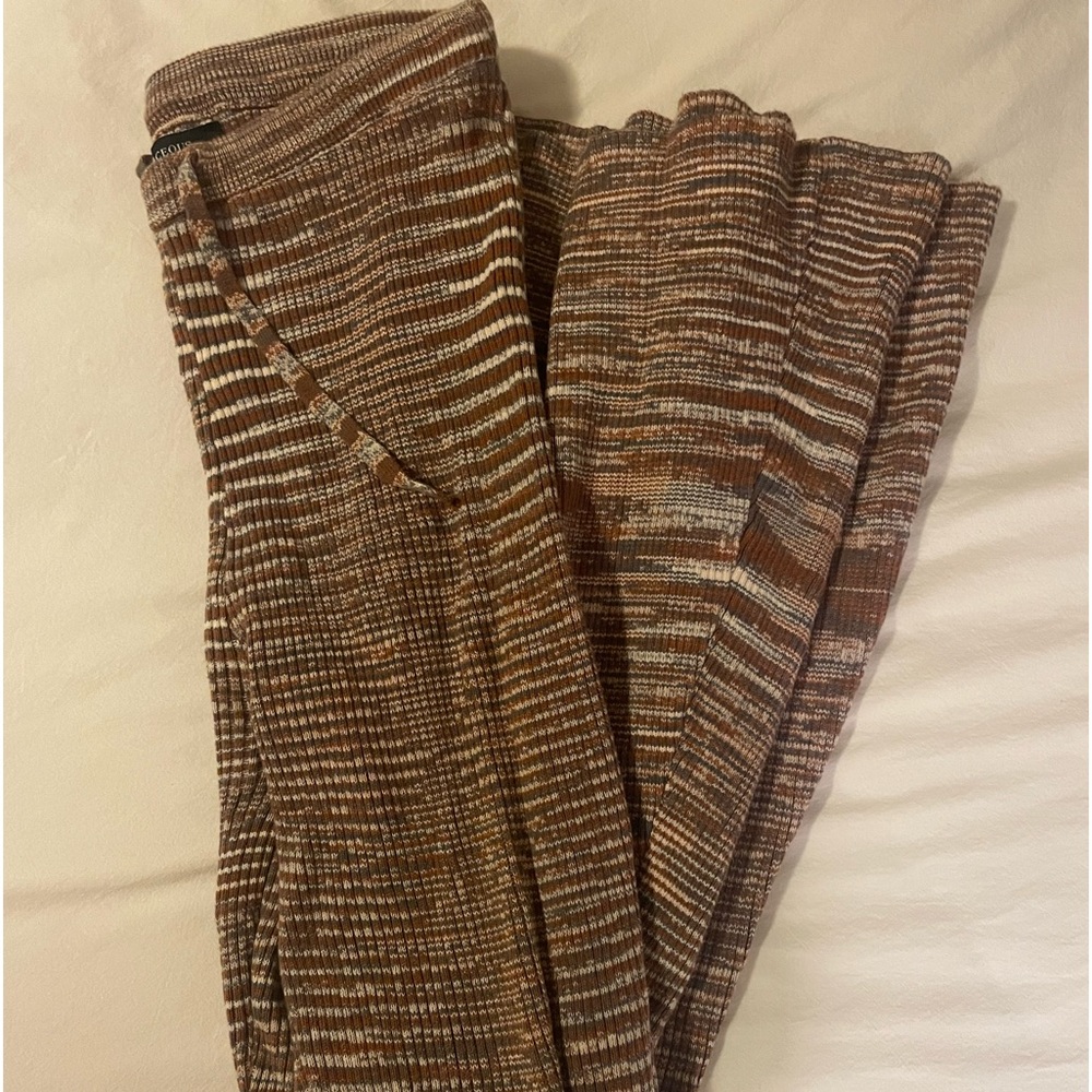 oliviacious flare pants! brown and white. super cute for a comfortable outfit.